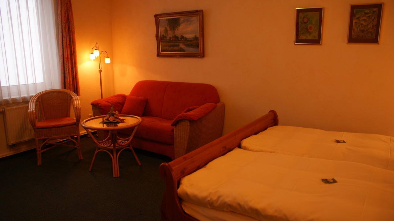 Landhotel Loenskrug Hellental Quarto foto