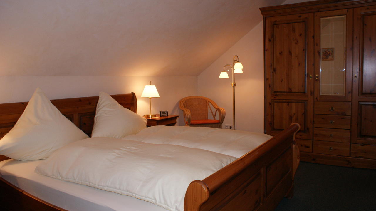 Landhotel Loenskrug Hellental Quarto foto
