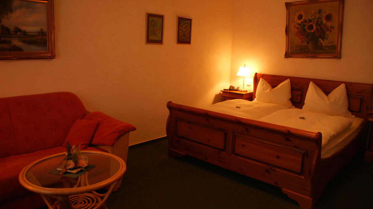 Landhotel Loenskrug Hellental Quarto foto
